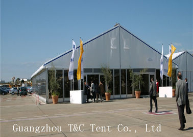 Utilisation permanente de grandes de salon commercial tentes d'auvent avec les murs de verre transparents