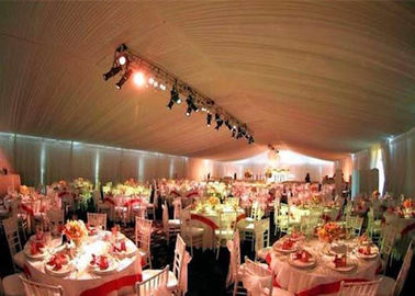 Les personnes de l'alliage d'aluminium 1000 dégagent des tentes d'événement de mariage de toit avec la lumière